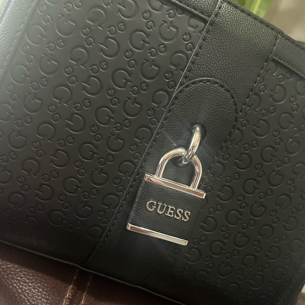 BLACK GUESS BAG 🖤 - Picture 2 of 12